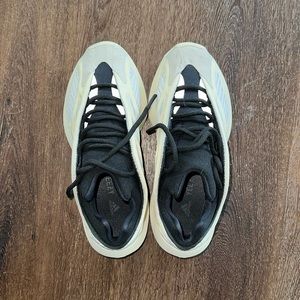 Yeezy 700 v3 Azael